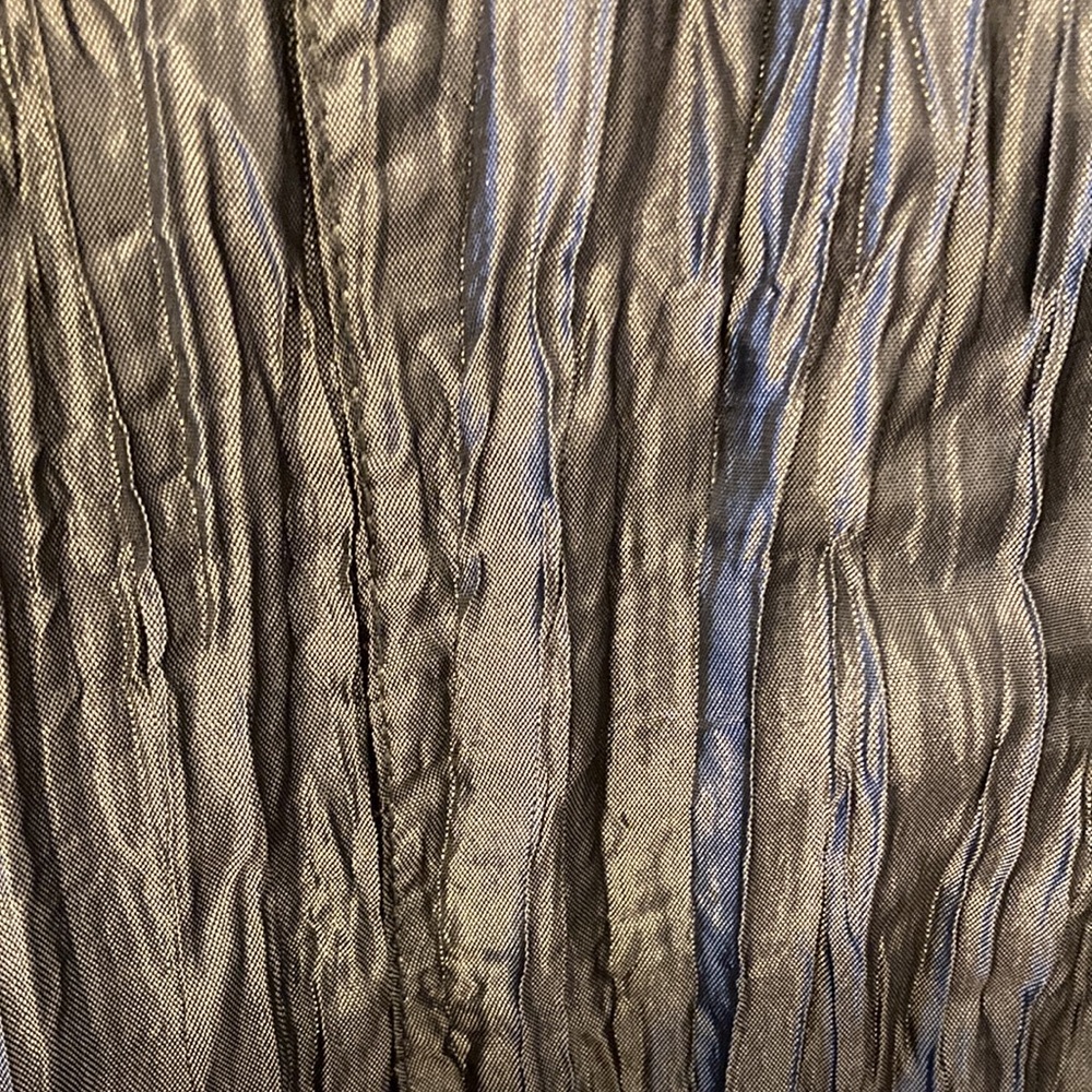 Grey Crinkle Fabric Top - Picture 3 of 5